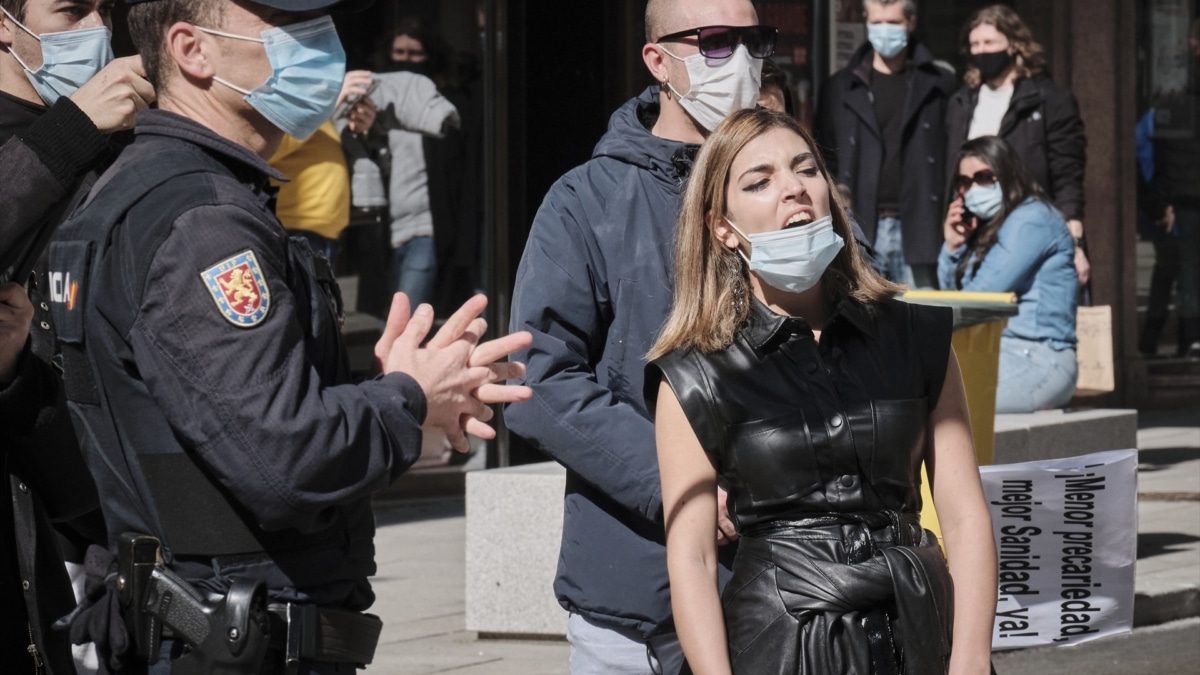 Juzgan a la líder neonazi Isabel Peralta por incitar al odio contra Marruecos y el Islam