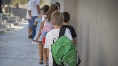 Prohibidos los bollos y las bebidas azucaradas en los colegios (y pizza sólo una vez al mes)