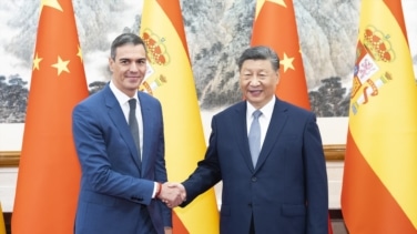El secretario del Tesoro de EEUU dice que si España se alinea con China sería como "cortarse el cuello"