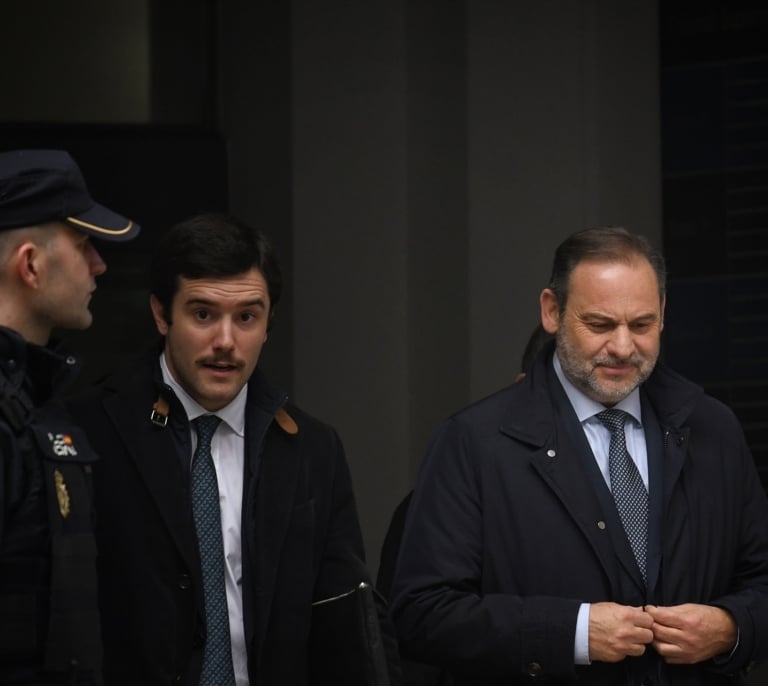 El juez del 'caso Koldo' ordena averiguar el domicilio de Miss Asturias 2017 y reclama su contratación pública