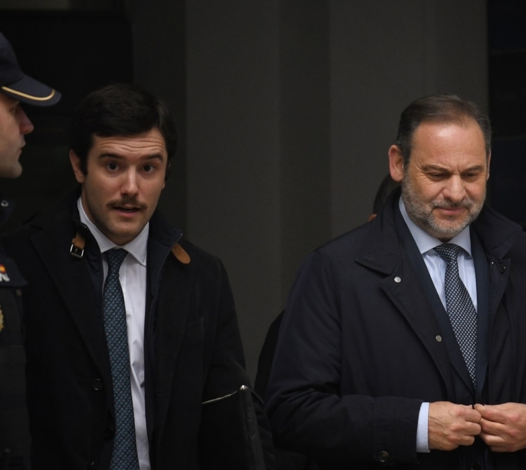 El Gobierno niega de nuevo irregularidades en el rescate de Air Europa: "El expediente está limpio de polvo y paja"