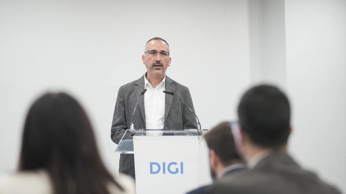 El CEO de DIGI España, Marius Varzaru, durante la inauguración. de su nuevo centro de atención al cliente en Sevilla, a 19 de marzo de 2025