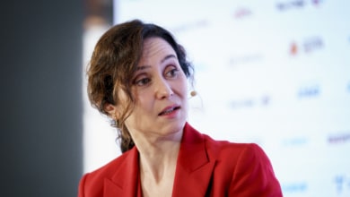 Ayuso apela a la "lealtad entre administraciones " en su recurso ante el TC por el reparto de menores
