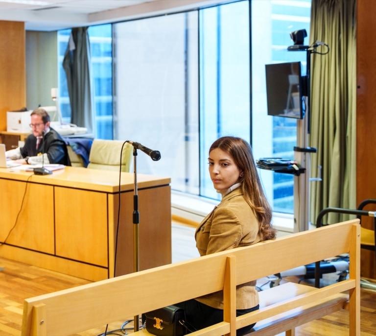 La ultra Isabel Peralta dice que acudió a la concentración en la Embajada de Marruecos por la convocatoria de Alvise Pérez