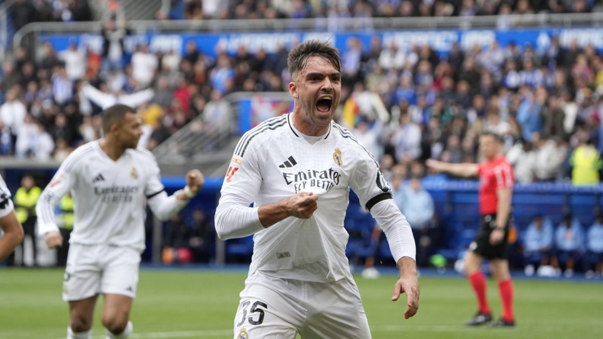 El defensa del Real Madrid Raúl Asencio durante el partido de la jornada 31 de LaLiga EA Sports. EFE/ Adrian Ruiz Hierro