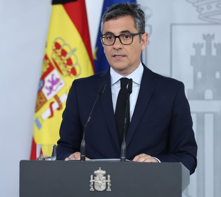 El Gobierno decreta tres días de luto oficial y espera que la Iglesia "continúe" el camino de Francisco