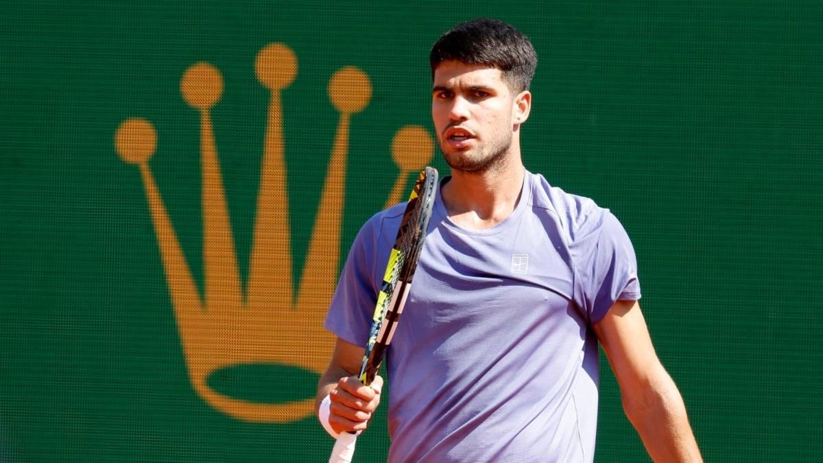 Carlos Alcaraz celebrando durante su partido contra Daniel Altmaier en los octavos de final del ATP de Montecarlo