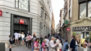 La venta de radios, linternas, pilas y hornillos de gas, disparada durante el apagón
