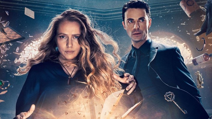 Diana y Matthew en un fotograma de la serie | Netflix