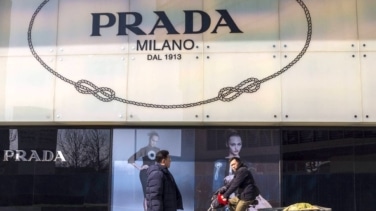 Prada pagará por Versace un tercio menos de lo que le costó a Michael Kors en 2018