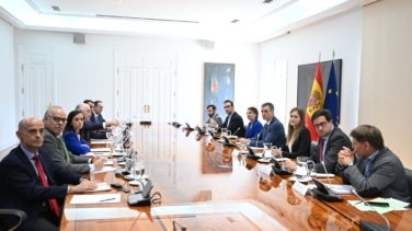 La respuesta antiaranceles y el apagón masivo refuerzan la negativa del Gobierno a las nucleares frente al PP