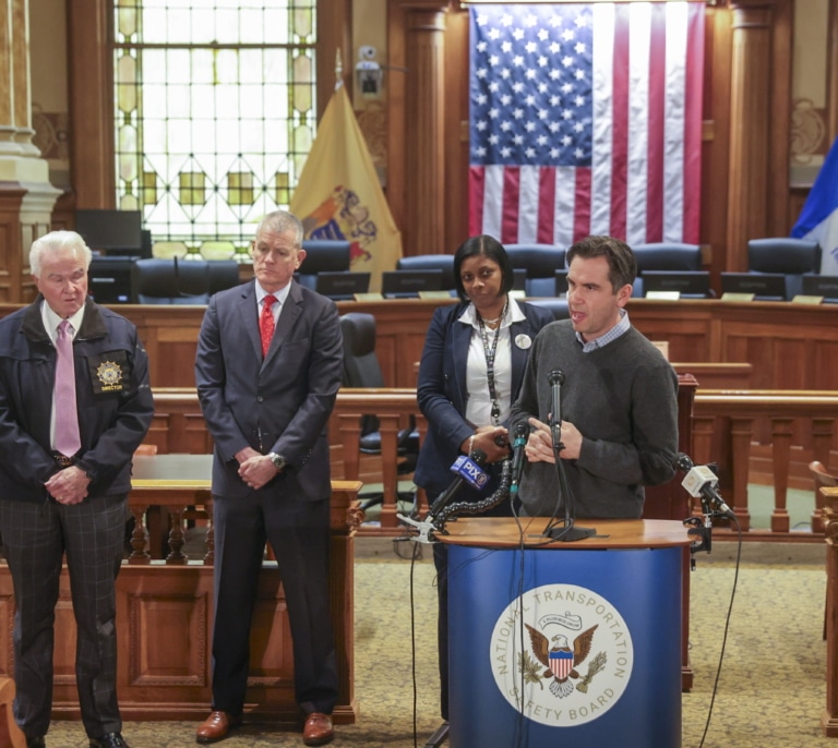 El alcalde de Nueva Jersey pide restringir el turismo en helicóptero tras el accidente: "Está abarrotado y es peligroso"