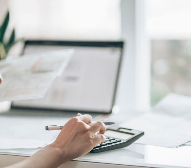 Estos son los seguros que puedes desgravarte en la declaración de la renta de 2024