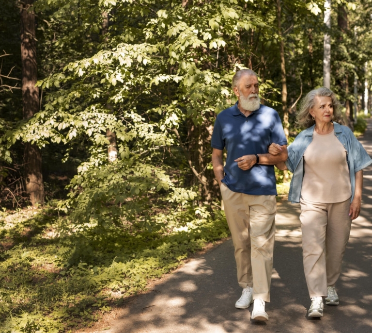 Así es la regla del 6-6-6 que aplican las personas mayores de 60 años para mejorar su salud