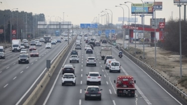 Operación Especial de Tráfico de la DGT para Semana Santa 2025: "dos manos en el volante y los ojos en la carretera"