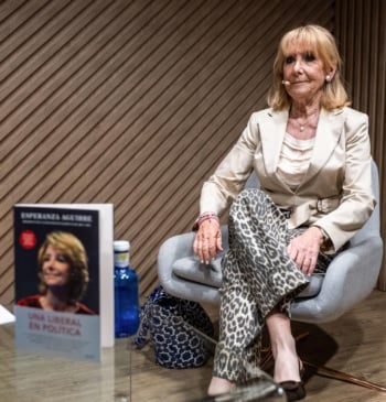 Nuevo libro: Esperanza Aguirre presenta  'Una liberal en política. Por qué [...]