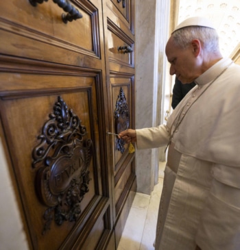 Mudanza en El Vaticano: León XIV reabre el apartamento privado que Francisco [...]