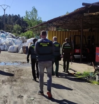 La Guardia Civil desmantela una banda de tráfico de residuos internacionales