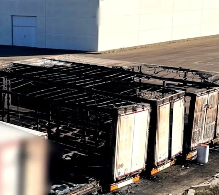 Detenido en Pradejón un hombre por el incendio de nueve remolques pesados en una empresa de Zaragoza