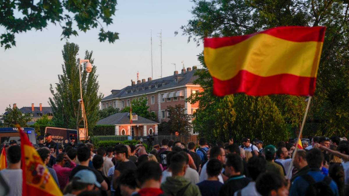 Vox se suma a la protesta en Moncloa contra la "corrupción" de Sánchez convocada por sus asociaciones afines
