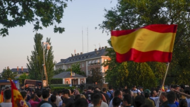 Vox se suma a la protesta en Moncloa contra la "corrupción" de Sánchez convocada por sus asociaciones afines