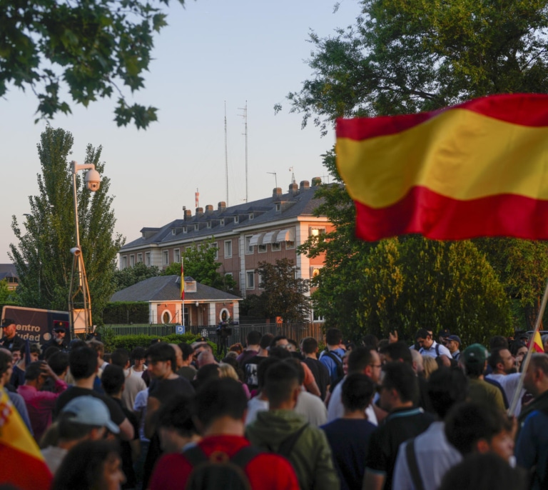 Vox se suma a la protesta en Moncloa contra la "corrupción" de Sánchez convocada por sus asociaciones afines