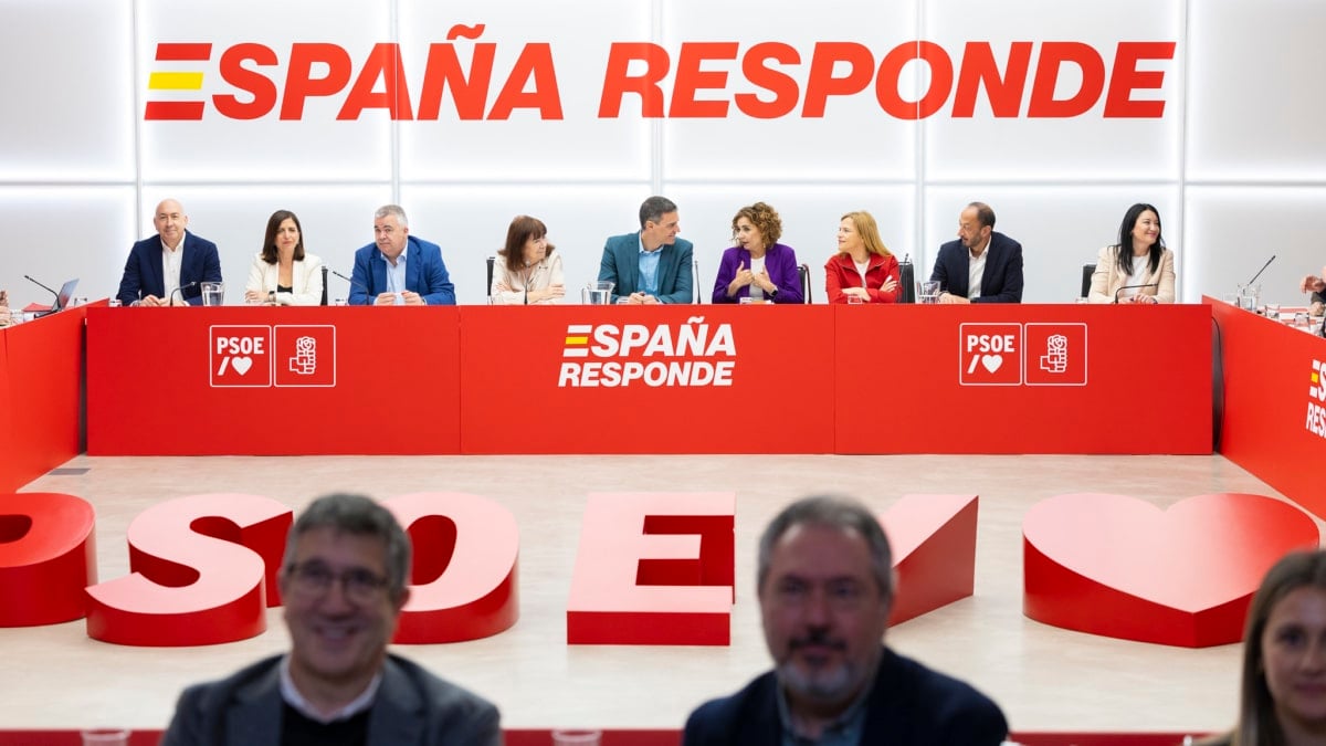 El secretario general del PSOE y presidente del Gobierno, Pedro Sánchez, en la reunión de la ejecutiva del partido, este 12 de mayo de 2025 en Ferraz.