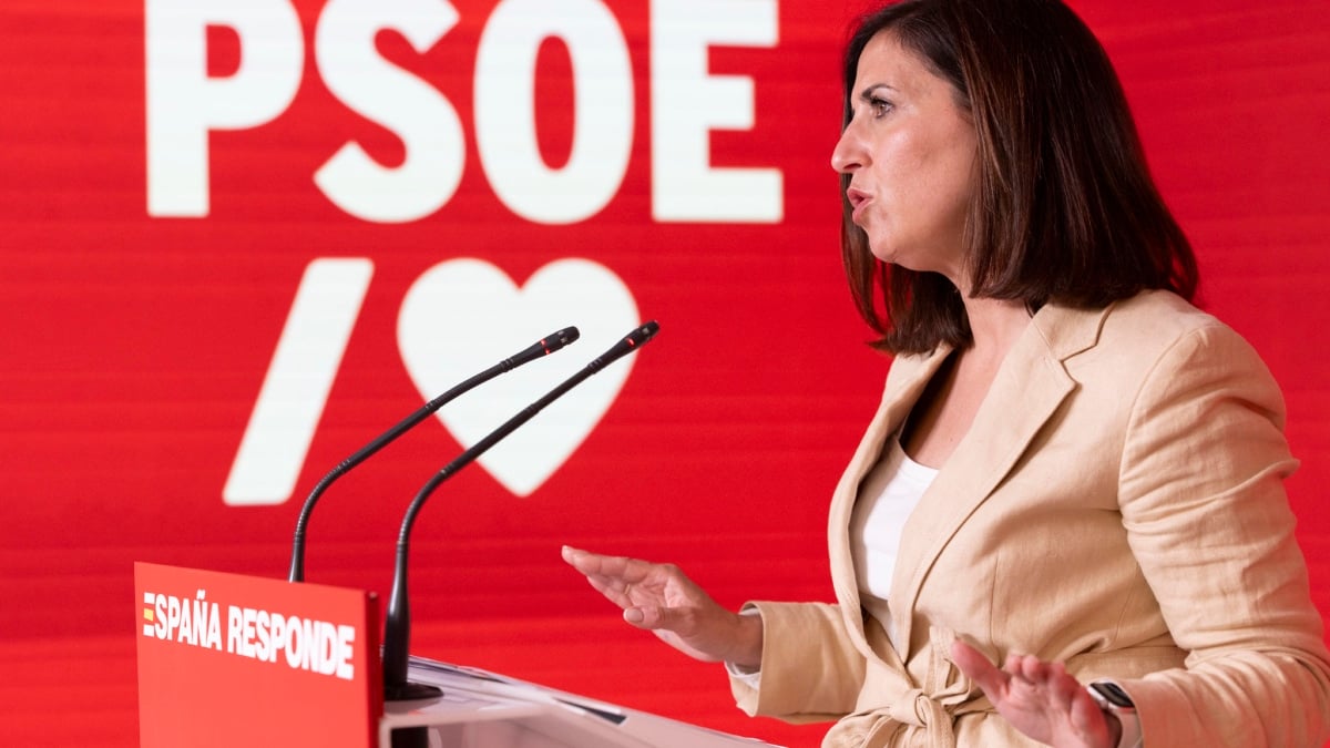 La portavoz del PSOE, Esther Peña, en la rueda de prensa posterior a la reunión de la ejecutiva federal del partido, este 26 de mayo de 2025.