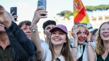 El mundo hispano celebra como propio al primer pontífice estadounidense de la Historia: "Tenemos Papa americano para rato"