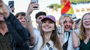 El mundo hispano celebra como propio al primer pontífice estadounidense de la Historia: "Tenemos Papa americano para rato"