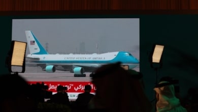 Trump aterriza en Riad en su primera gira internacional por Oriente Medio