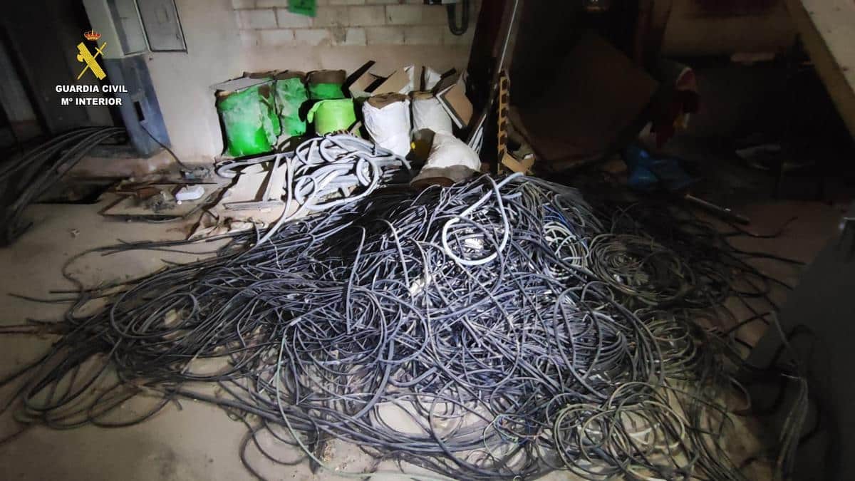 Detenido un hombre acusado de robar material en una nave industrial