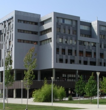 La Universidad Pública Vasca elimina su denominación en castellano y sólo mantendrá [...]