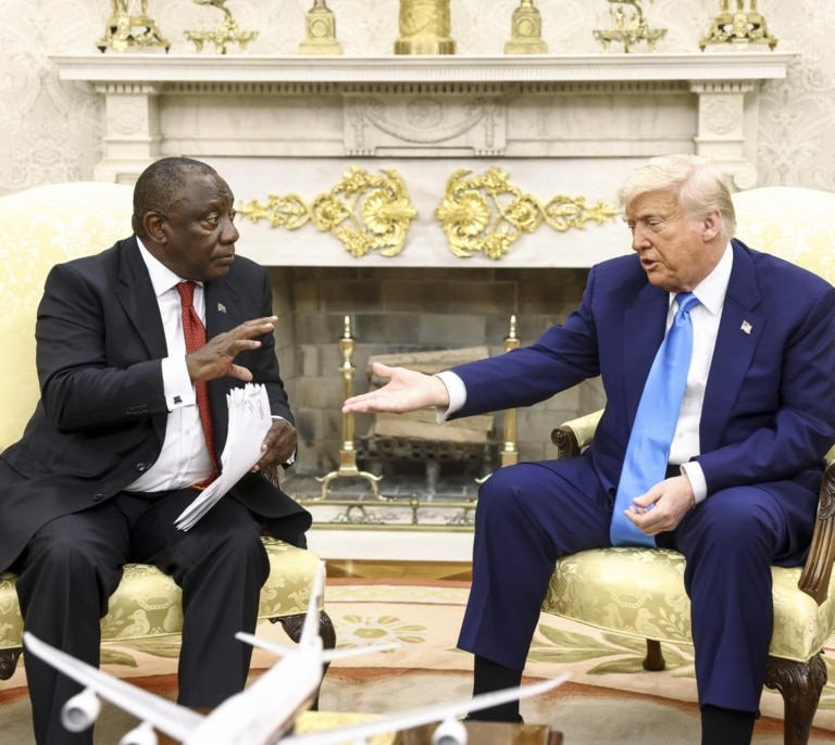 Nueva encerrona en la Casa Blanca: Trump acusa al presidente de Sudáfrica de ocultar un "genocidio de blancos"