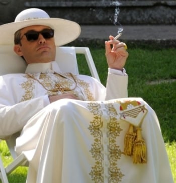 Del 'papa' Jude Law al padre Samuel de 'La promesa': los curas [...]