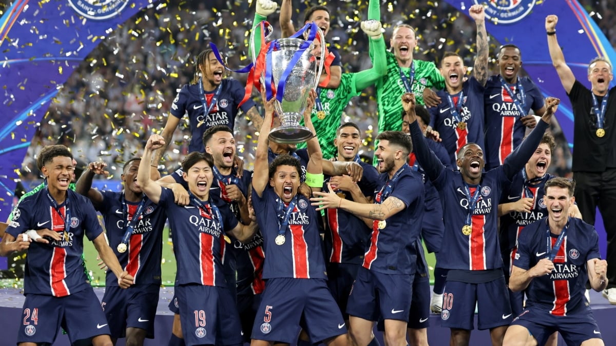 El PSG celebra la consecución de la Champions League tras imponerse 5-0 al Inter de Milán.