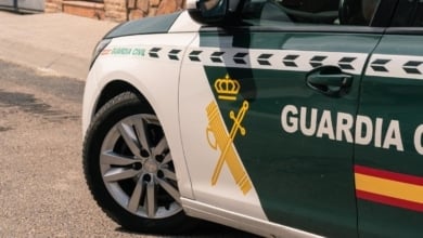 Muere un hombre en un accidente en la A-457 tras caer a un arroyo seco en Lora del Río