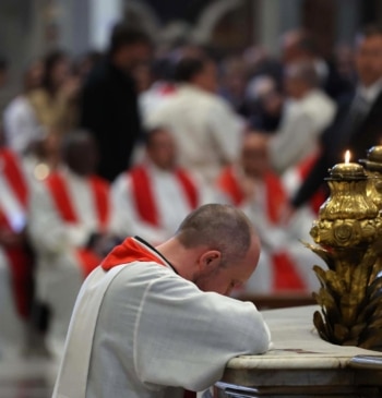 Una nueva ley en Washington exige a los sacerdotes romper el secreto [...]