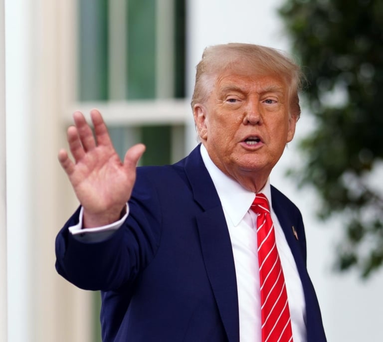 Trump anuncia que va a levantar las sanciones contra Siria: "Me lo han pedido amigos míos"