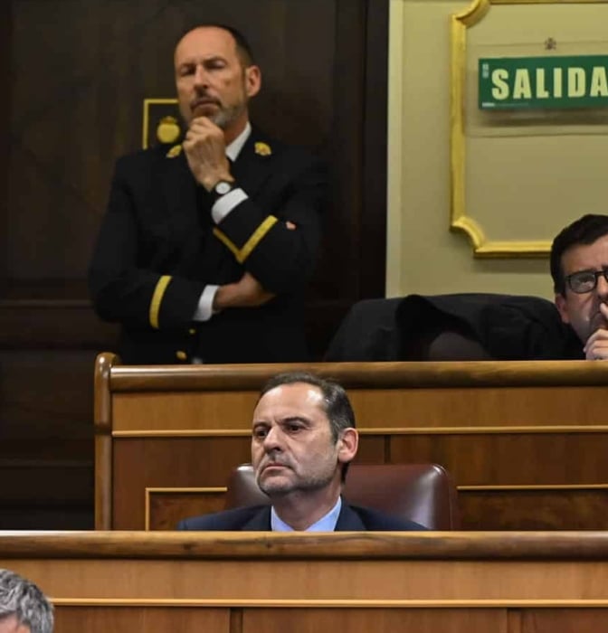 Ábalos "consintió" la publicación de mensajes con Sánchez de 2023 para demostrar que no estaba repudiado 