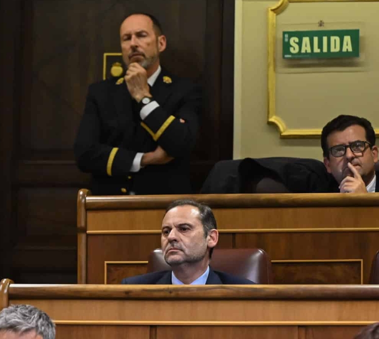 Ábalos "consintió" la publicación de mensajes con Sánchez de 2023 para demostrar que no estaba repudiado