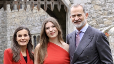 La infanta Sofía se gradúa de Bachillerato en Gales arropada por los reyes