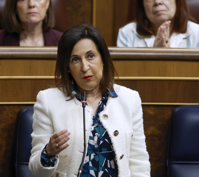 Robles afirma que será difícil materializar el embargo de armas a Israel
