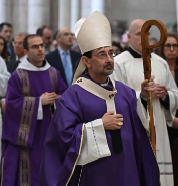 "Nadie en su sano juicio quiere ser Papa"