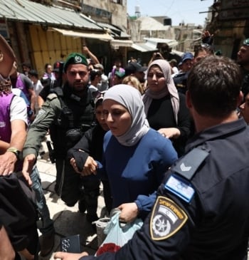 Máxima tensión en Jerusalén: miles de ultranacionalistas israelíes desfilan por el barrio [...]