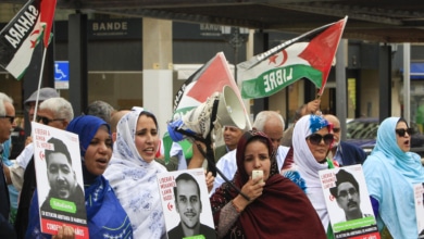 Los 3.000 kilómetros de una activista espiada por Pegasus para reunirse con su marido saharaui preso en Marruecos