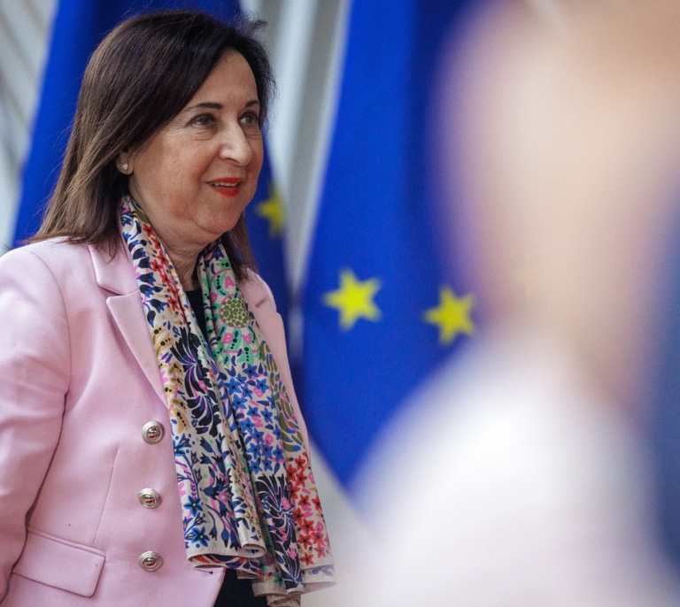 El Gobierno avisa de que no puede asumir ahora un gasto militar del 5% y negociará con la OTAN el calendario de cumplimiento