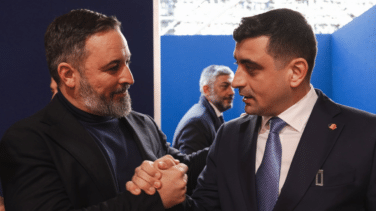 Abascal felicita a Simion: "El pueblo rumano está cada vez más cerca de recuperar su libertad"