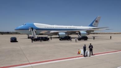 Trump, a favor de recibir un avión de 400 millones de Qatar pese a que la Constitución de EEUU lo prohíbe
