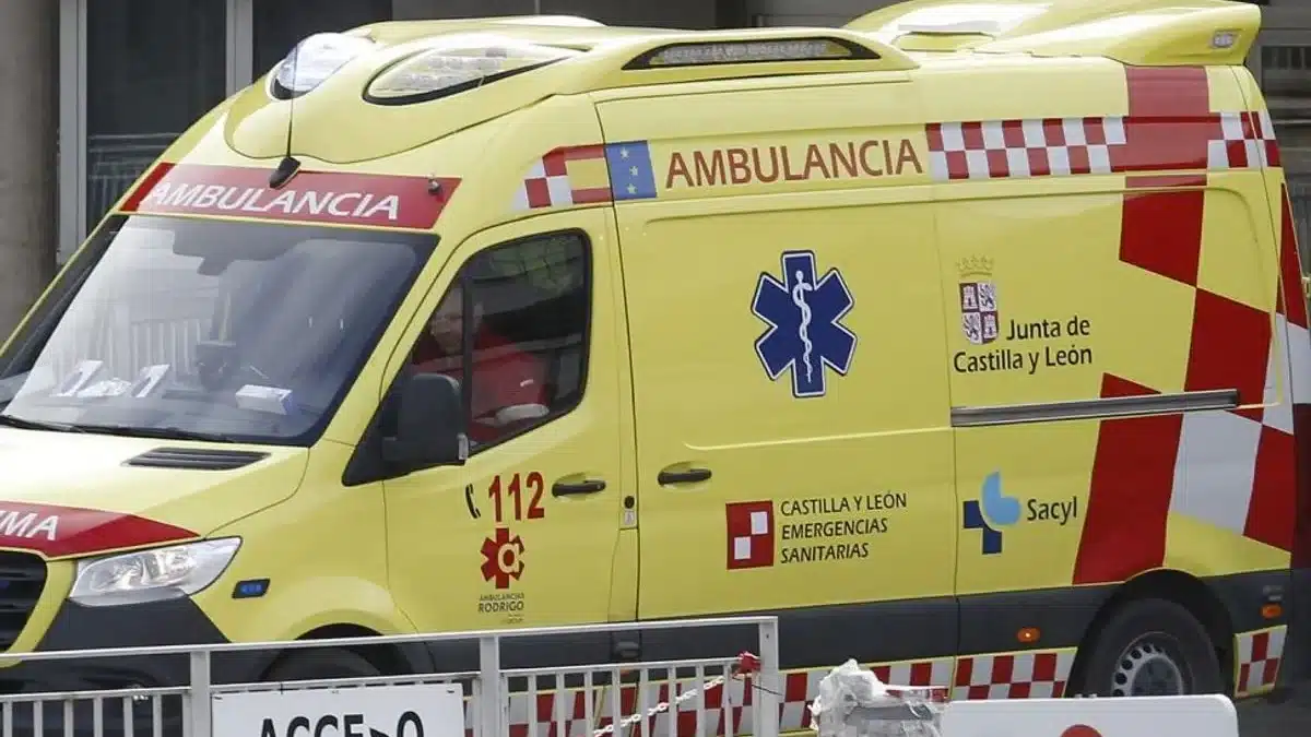 Tres heridos graves en una colisión entre dos camiones